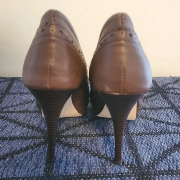 Fergalicious "enticing" Brown Peep Toe high Heel Size 9M US pump - Picture 4 of 9